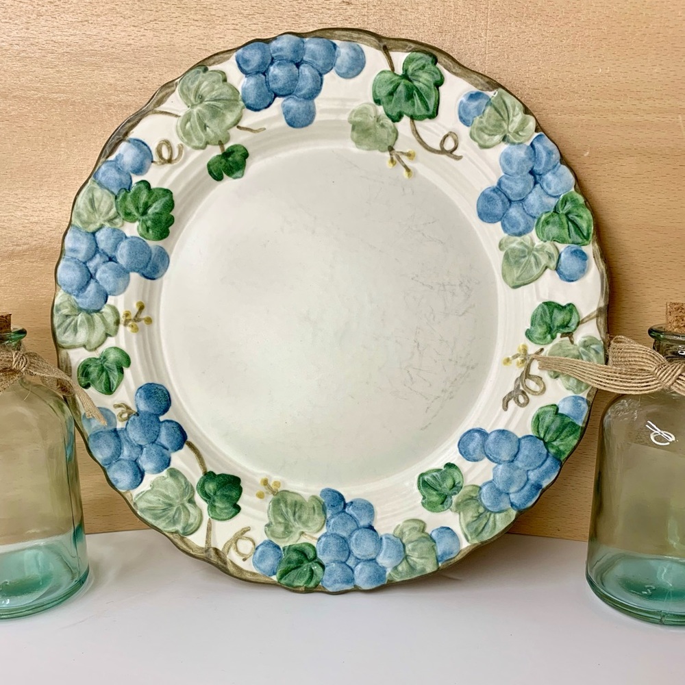 VintageSet of 2 Sculptured Grape METLOX POPPYTRAIL VERNON Set of Dinner Plates